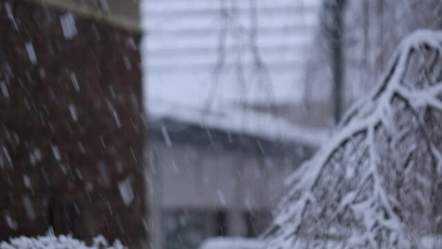 雪が降る風景　街並み