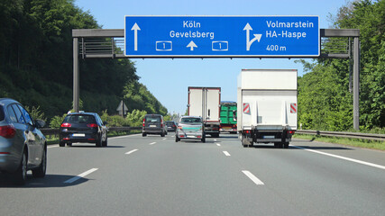 Hinweisschild auf Bundesautobahn A1, Ausfahrt Volmarstein, Hagen-Haspe in Richtung Köln