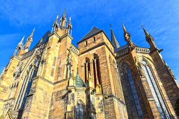 Fototapeta premium Ritterstiftskirche - St. Peter in Bad Wimpfen im Landkreis Heilbronn (Baden Württemberg)