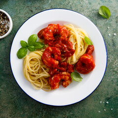 Spaghetti with shrimps and spicy sauce