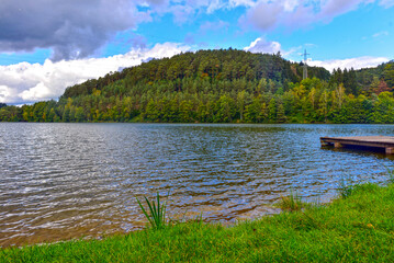 Marbach-Stausee im Odenwaldkreis (Hessen, Deutschland)