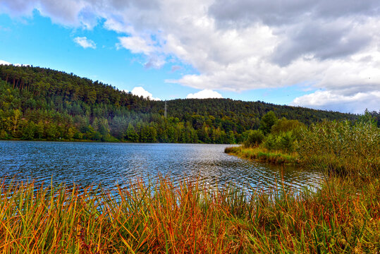 Marbach-Stausee im Odenwaldkreis (Hessen, Deutschland)