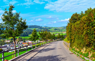 Bergstrasse bei Weiler Tufertschwil in der Gemeinde Lütisburg im Kanton St. Gallen (Schweiz)