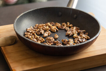 Roasted Walnuts in the Pan - Nutty Aroma and Golden Crunch