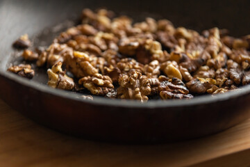 Roasted Walnuts in the Pan - Nutty Aroma and Golden Crunch