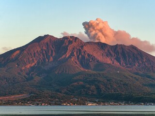 夕日に映える桜島