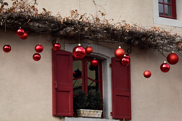fen&ecirc;tre d&eacute;cor&eacute;e pour les f&ecirc;tes