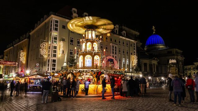 Timelapse of a spinning  Christmas pyramid in Dresden 