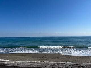 水平線の向こうに