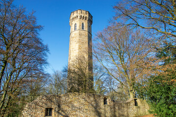 Vincketurm und Burgruine der Hohensyburg in Dortmund, Nordrhein-Westfalen
