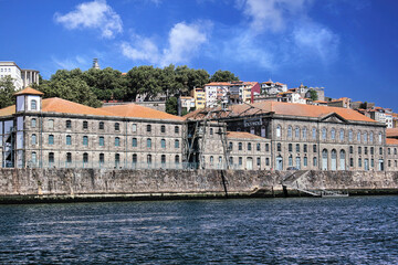 Fototapeta na wymiar An overview of the beautiful Portuguese city of Porto with its characteristic multicolored houses