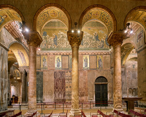 The interior of the byzantine styled San Marco church (Basilica di San Marco) in Venice, Italy - obrazy, fototapety, plakaty
