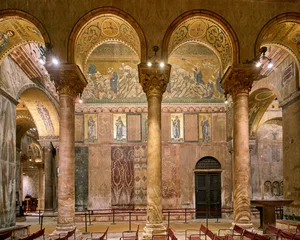 Foto auf Alu-Dibond The interior of the byzantine styled San Marco church (Basilica di San Marco) in Venice, Italy © Paolo