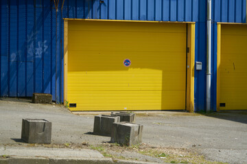 Porte coulissante .