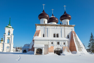 Cathedral Square in Kargopol, Russia - obrazy, fototapety, plakaty