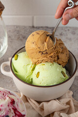 bowl helado /helado /cuchara con helado