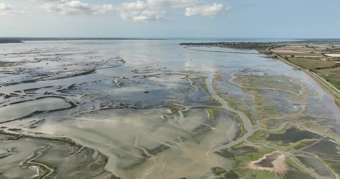 Grande mar&eacute;e en baie de Somme (Le Crotoy)