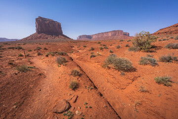 hiking the wildcat trail in monument valley, arizona, usa
