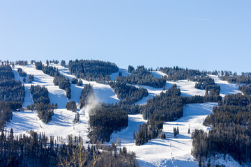 Ski Runs on Vail Mountain Ski Resort - obrazy, fototapety, plakaty