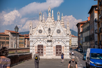 Obraz premium The little church Santa Maria della Spina at the Arno river in Pisa