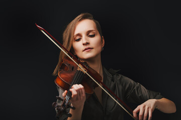 Artist's intimate connection with her Baroque violin