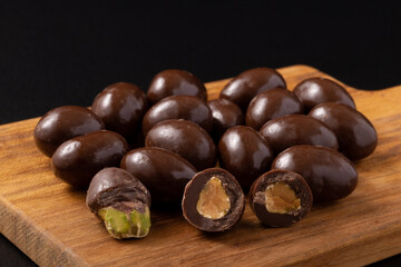 ピスタチオ　チョコレート