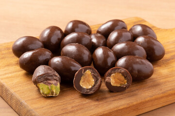 ピスタチオ　チョコレート