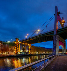 Fototapeta na wymiar Zubizuri bridge in Bilbao at night