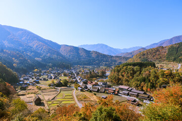 Naklejka premium 世界遺産白川郷の秋景色 岐阜県白川村