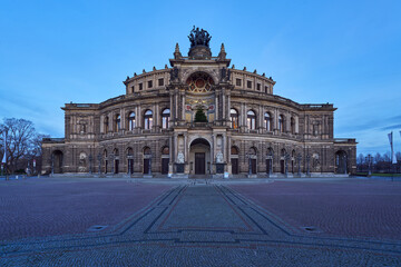Fototapeta premium The Semperoper theatre in Dresden, Germany