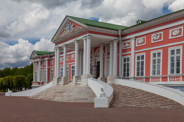 Palace of the Kuskovo estate in Moscow, Russia - obrazy, fototapety, plakaty