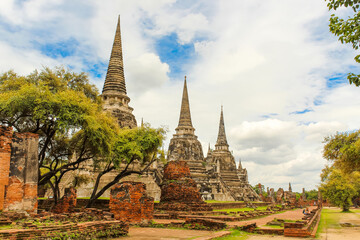 Fototapeta premium Ancient pagoda at Wat Phra Si Sanphet in historical park, Ayutthaya, Thailand