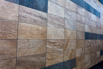 Mur recouvert de plaques de marbre © Unclesam