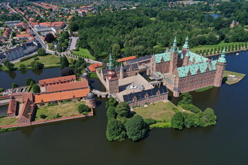 Luftaufnahme Schloss Frederiksborg in Hillerød auf der dänischen Insel Seeland
