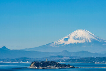 日本の富士山と江ノ島