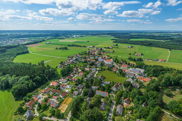 Die Gemeinde Kronburg in Oberschwaben im Luftbild