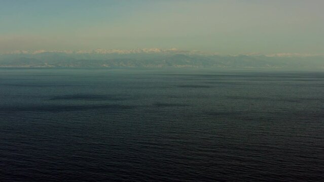 vue a&eacute;rienne drone de Monaco et Nice et des Alpes