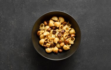 Pipe rigate pasta with roasted mushrooms