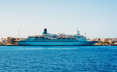 Obraz premium large cruise ship in the Red Sea