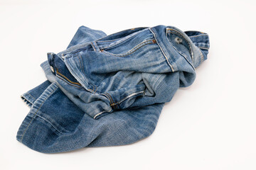 ボロボロのデニムジーンズ