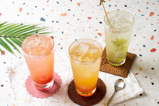 Vintage, American, cookie, macaron, Americano, cafe latte, latte, coffee, green grape, grapefruit, passion fruit, ade