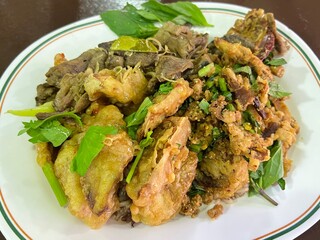 Vegetable Protein Salad and Stir-fried Mushrooms with Lemongrass
