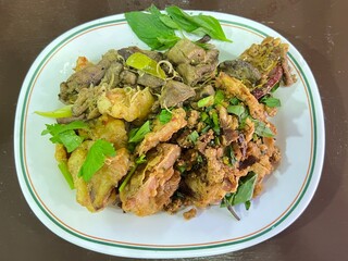 Vegetable Protein Salad and Stir-fried Mushrooms with Lemongrass