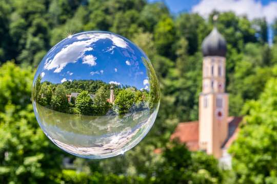 Wolfratshausen Skyline gebannt in eine Glaskugel