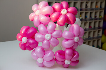 bouquet of flowers from balloons, flowers from balloons