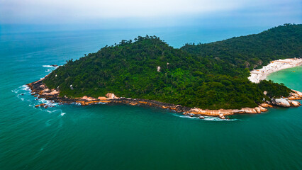 Obraz premium Paraíso Tropical Ilha do Campeche Praia SC Paisagem Caribe Água Sul Turismo Atlântico Florianópolis Floripa Santa Catarina Verão Diversão Natureza Ar Livre Oceano Mar Barcos Mergulho Viagem Drone