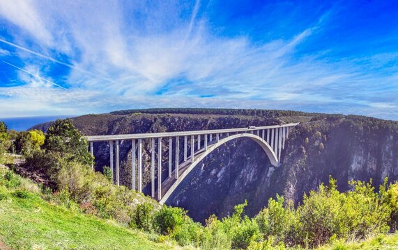 Panoramic picture of the Bloukrans Bridge in South Africa's Tsitsikama National Park
