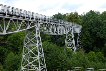 Najwyżej położony most kolejki wąskotorowej w Europie - Koronowo, Polska. Most nad Brdą - obrazy, fototapety, plakaty