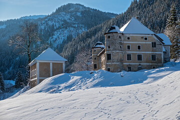 Schloss Greifenberg im Winter  . Greifenberg castle . Radmer . Steiermark . Österreich