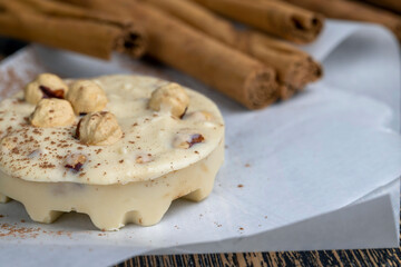 homemade white chocolate with cinnamon and nuts